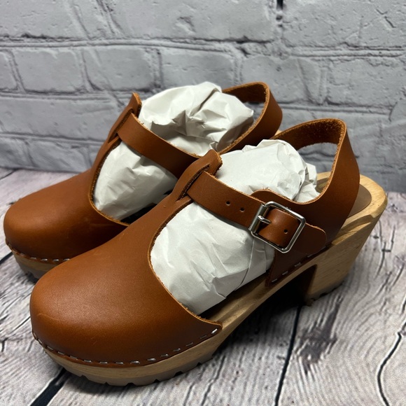 MIA Swedish Clogs - Picture 5 of 10